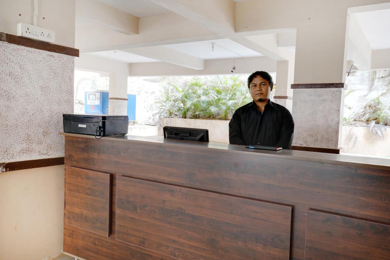 Oyo 41102 Hyderabad Elite Hotel Haidar Sahibguda Eksteriør billede